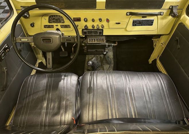 Toyota Land Cruiser fj43 4.2 135ch restaur� cg collection 9  Beige de 1978