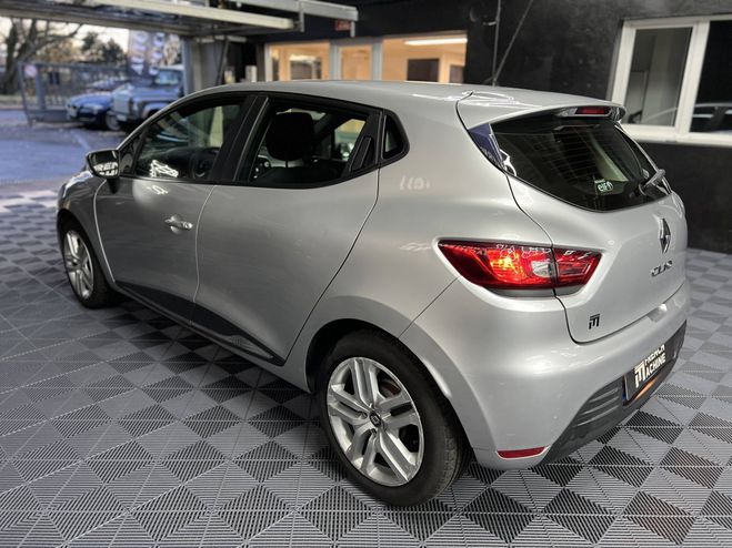 Renault Clio IV (B98) 0.9 TCe 90ch Zen 5p GRIS C de 2017