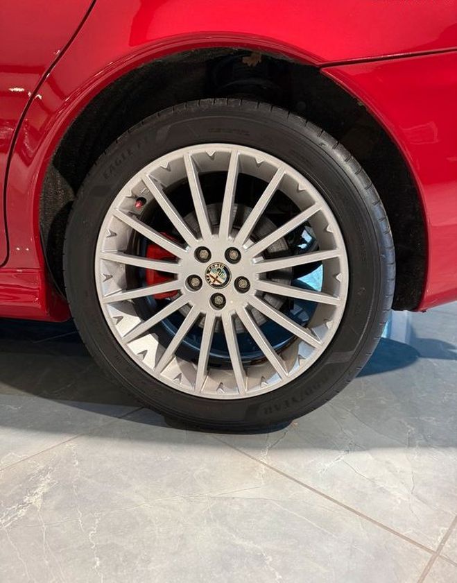 Alfa romeo 156 (2) 2.5 v6 excellent etat Rouge de 2004