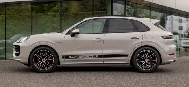 Porsche Cayenne Hybride carbone pano Craie de 2024