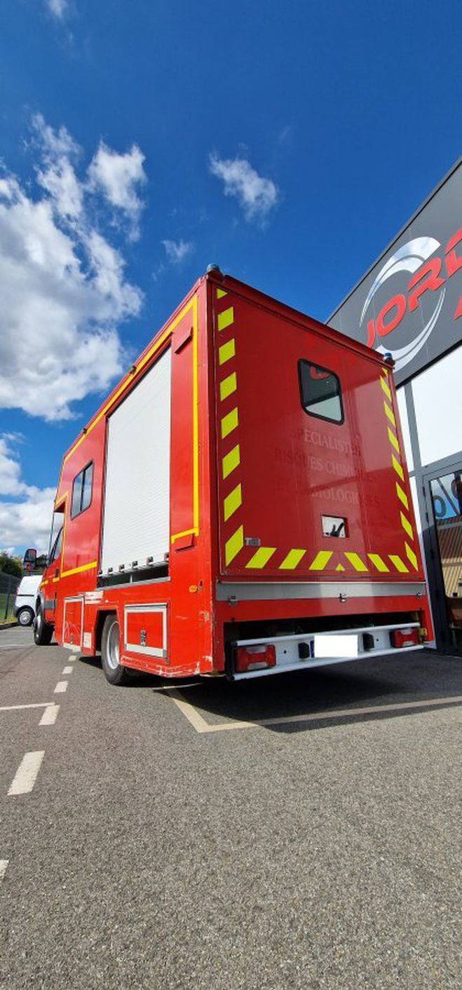 Iveco Daily 65C18 3.0 180ch 7 places ROUGE de 2010
