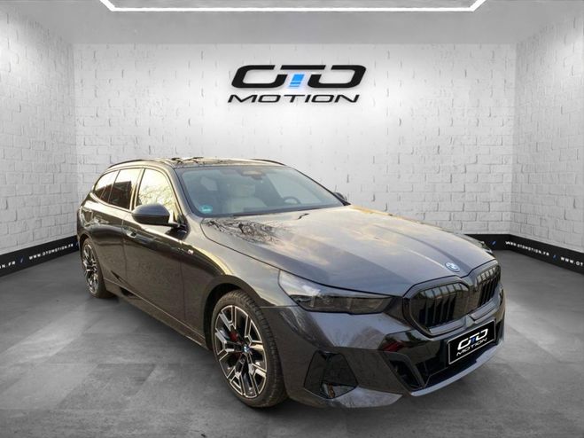 BMW Serie 5 touring 550e xDrive PHEV 489 ch BVA8 G61 Gris Sophisto de 2025