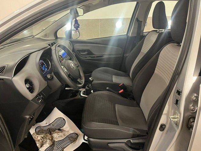 Toyota Yaris 70 VVT-I 70CV FRANCE CONNECT 45000KMS GRIS de 2020