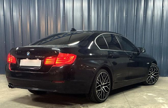 BMW Serie 5 530D 3.0 Luxury Line - Garantie 1 an - S Noir de 2012
