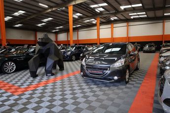  Voir d&eacute;tails -Peugeot 208 1.2 PURETECH STYLE 5P &agrave; Beauchamp (95)