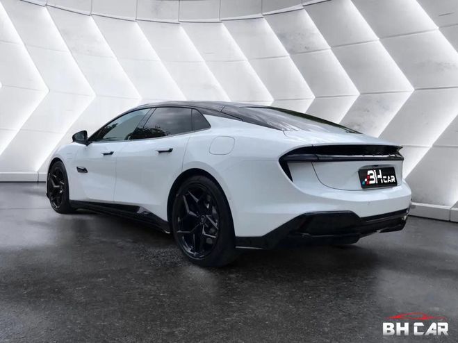 Lotus Emeya  Blanc de 2025