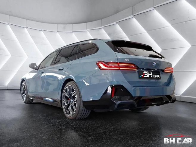 BMW i5 eDrive40 340CH Touring M-SPORT 4000KM Vert de 2025