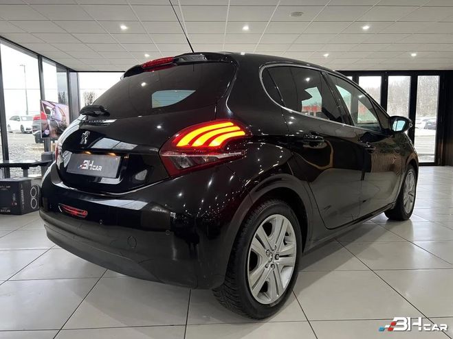 Peugeot 208 ALLURE BUSINESS 1.2 PURETECH 110 CH BVM6 Noir de 2019