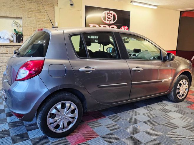 Renault Clio III 1.2 l GPS REGUL CLIM DISTRI NEUVE Gris Clair de 2010
