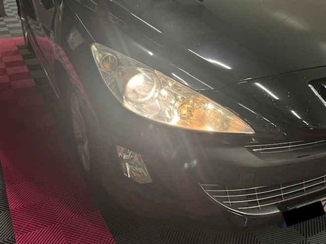 Peugeot 308 1.6 HDi 90ch Confort Pack Noir de 2010