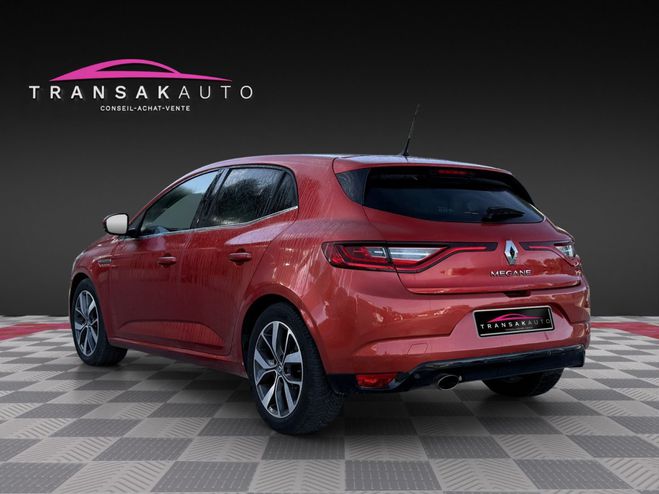 Renault Megane IV BERLINE TCe 130 ch - Finition Intens Rouge de 2016