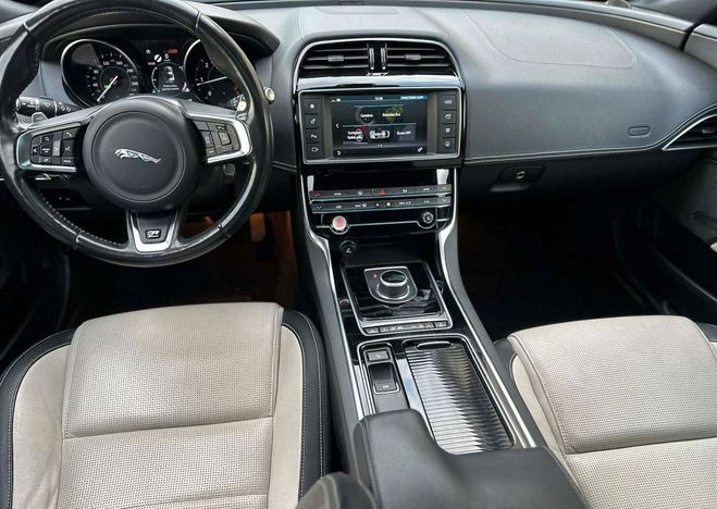 Jaguar XE 2.0d r-sport toit pano   camere recul 20 Blanc de 2018