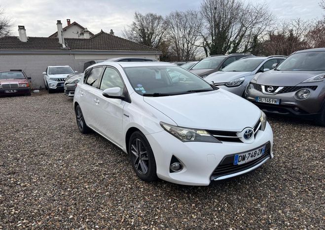 Toyota Auris Hybride 136h Feel Historique d'entretien Blanc de 2015