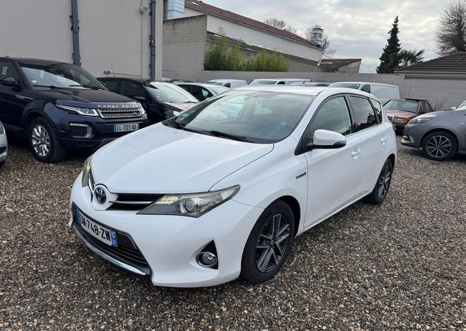 Toyota Auris Hybride 136h Feel Historique d'entretien Blanc de 2015