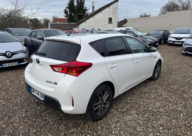 Toyota Auris Hybride 136h Feel Historique d'entretien Blanc de 2015