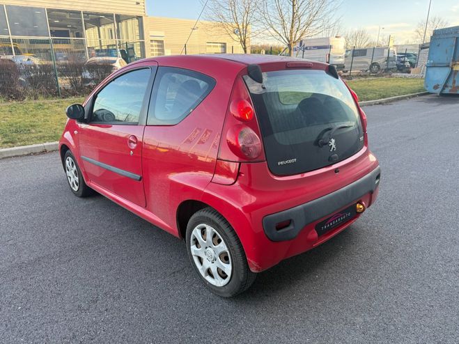 Peugeot 107 1.0e 12V 68ch Urban - R�vision OK / Batt Rouge de 2010