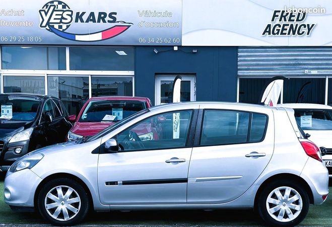 Renault Clio III 1.5 dCi 90ch Expression Clim 5p Gris de 2011