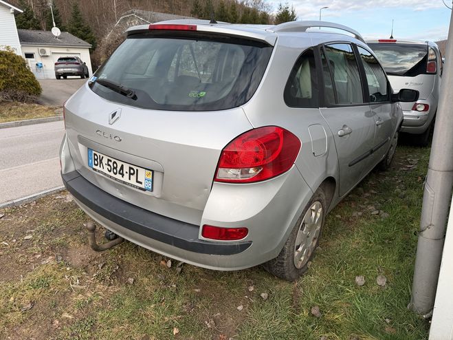Renault Clio 1.5 DCI 85CH DYNAMIQUE BOITE HS DANS L'E GRIS C de 2009