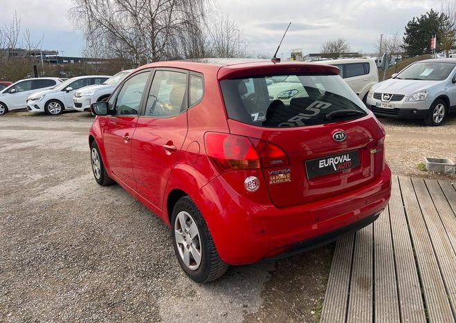 Kia Venga 1.4 crdi 90ch active 5p Rouge de 2010