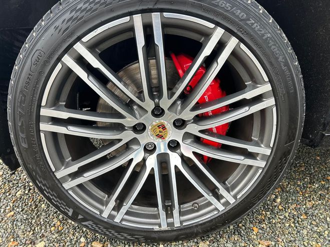 Porsche Macan Turbo 3.6 V6 400 ch PDK ? R�vis� ? Garan Noir de 2016