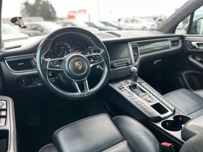 Porsche Macan Turbo 3.6 V6 400 ch PDK ? R�vis� ? Garan Noir de 2016