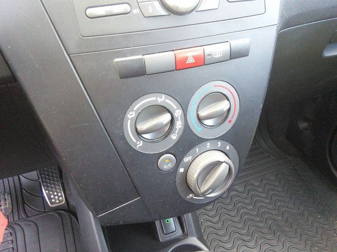 Daihatsu Cuore 1.0i 69 CV BOITE AUTOMATIQUE - CLIMATISA Autre de 2010