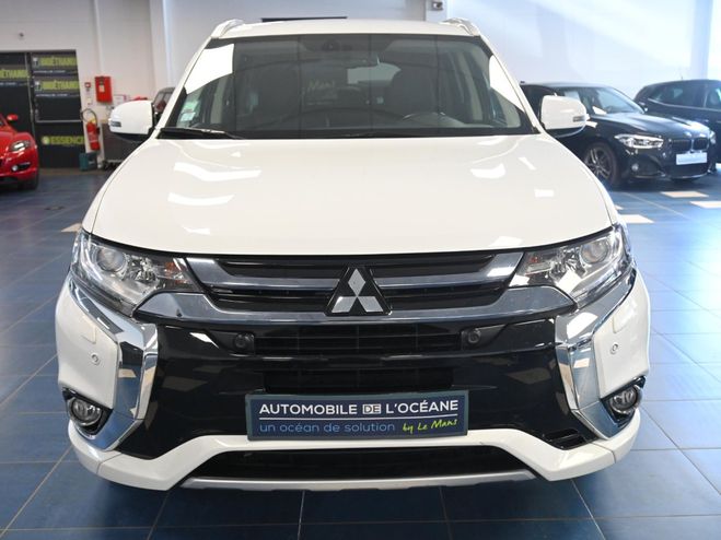 Mitsubishi Outlander 2.0I 200 PHEV Hybride rechargeable Essen Blanc de 2017