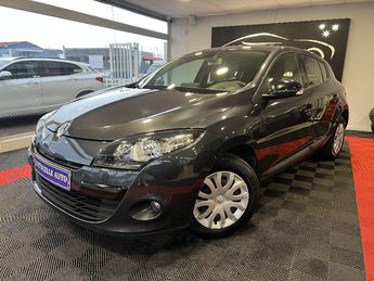  Voir d&eacute;tails -Renault Megane III 1.5 dCi 110 eco2 Expression Champion &agrave; Creuzier-le-Vieux (03)