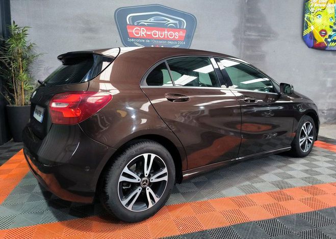 Mercedes Classe A A160 Sensation 102cv Bo�te 6 1-2 cuir ba Marron de 2017