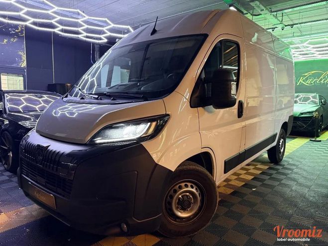 Peugeot Boxer FOURGON 2.2 BLUEHDI 140 cv 3T5 L2H2 EAT8 Blanc de 2024