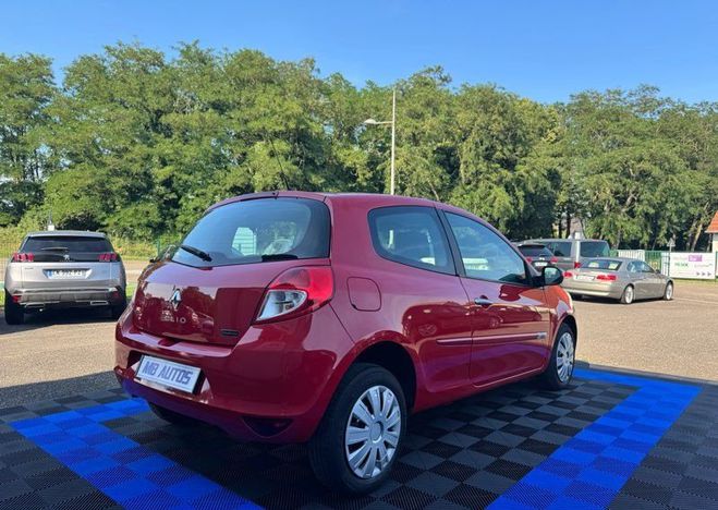 Renault Clio 3 Phase 2 1.2 75cv Clim Vitre �lectrique Rouge de 2014