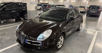  Voir d&eacute;tails -Alfa romeo Giulietta 1.6 JTDM 105 distinctive &agrave; Nanterre (92)