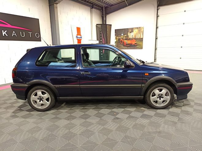 Volkswagen Golf 2.0 150 ch GTI 16S / Pedigree limpide /  Bleu de 1993