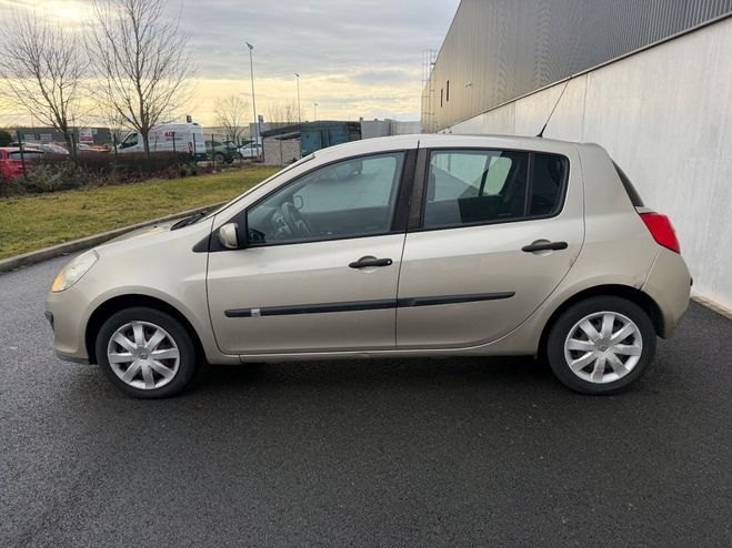 Renault Clio III 1.4 16V 100ch Confort Pack Clim Expr Beige de 2006
