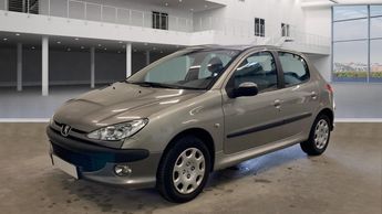  Voir d&eacute;tails -Peugeot 206 1.4 16V EXECUTIVE 5P &agrave; Toulouse (31)