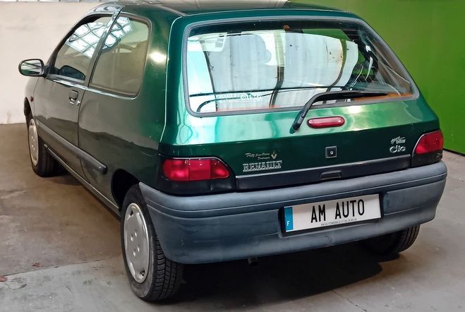 Renault Clio  Vert de 1997