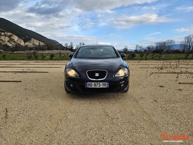 Seat Leon 1.6 TDi 16V DSG7 105 cv Noir de 2011