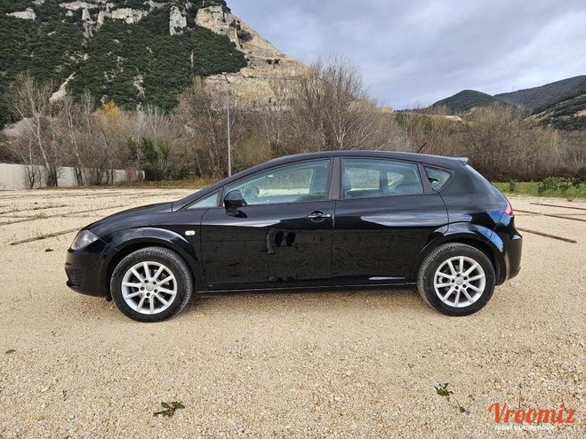 Seat Leon 1.6 TDi 16V DSG7 105 cv Noir de 2011