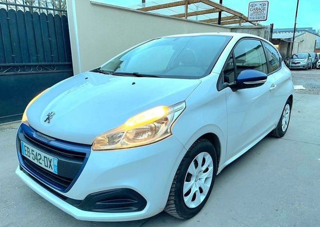 Peugeot 208 1.0 vti 68ch 5 places 88000km Blanc de 2016