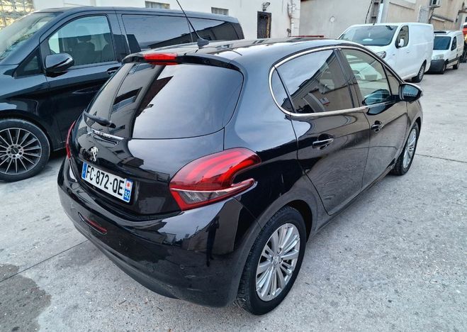 Peugeot 208 essence 110ch allure boite automatique g Noir de 2019