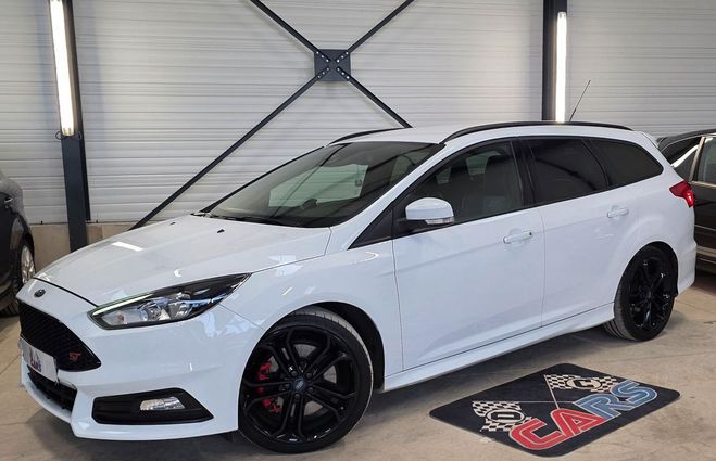 Ford Focus 2.0 ST 250cv SW Blanc de 2016