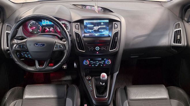 Ford Focus 2.0 ST 250cv SW Blanc de 2016