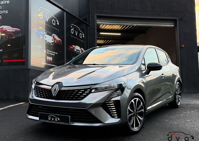 Renault Clio V 1.6 E-Tech 145 ch Techno Gris de 2025