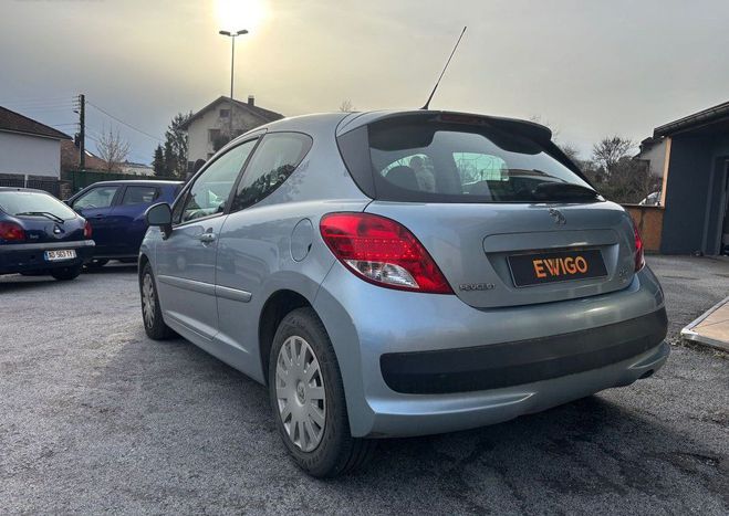 Peugeot 207 99g 90ch premiere main Autre de 2010