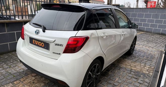 Toyota Yaris hybrid 1.5 100 collection Blanc de 2017