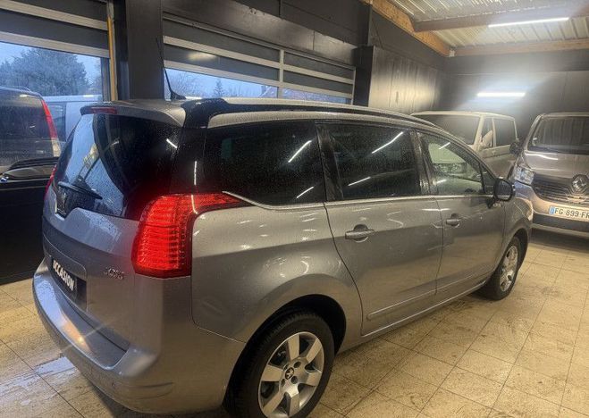 Peugeot 5008 1.6 BLUEHDI 120CH STYLE II S&S Gris de 2015