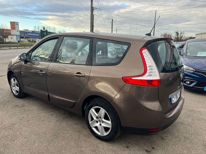 Renault Grand Scenic III (2) 1.5 DCI 110 ENERGY BOSE EDITION  Marron de 2013