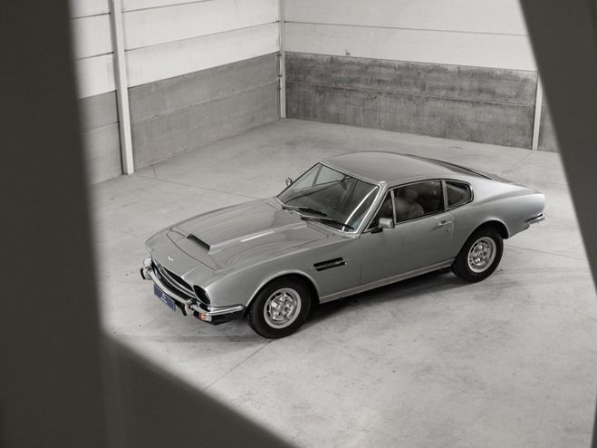 Aston martin V8  Metal Grey de 1977
