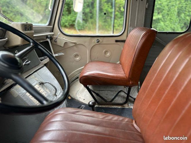 Citroen HY Le mythique de Louis la brocante Beige de 1976