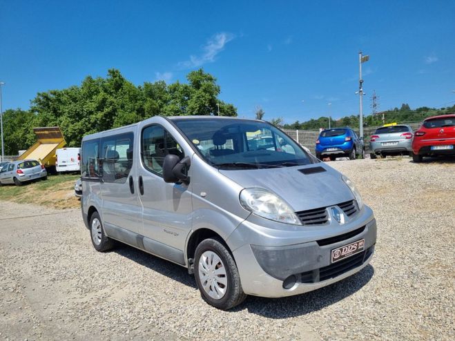 Renault Trafic II L1H1 COMBI 9 PLACES 2.0 DCI 115 CLIM Gris Clair de 2010